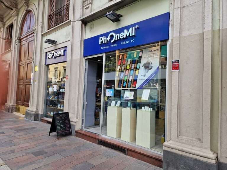 PhoneMI Navigli &ndash; Corso San Gottardo, 34, Milano