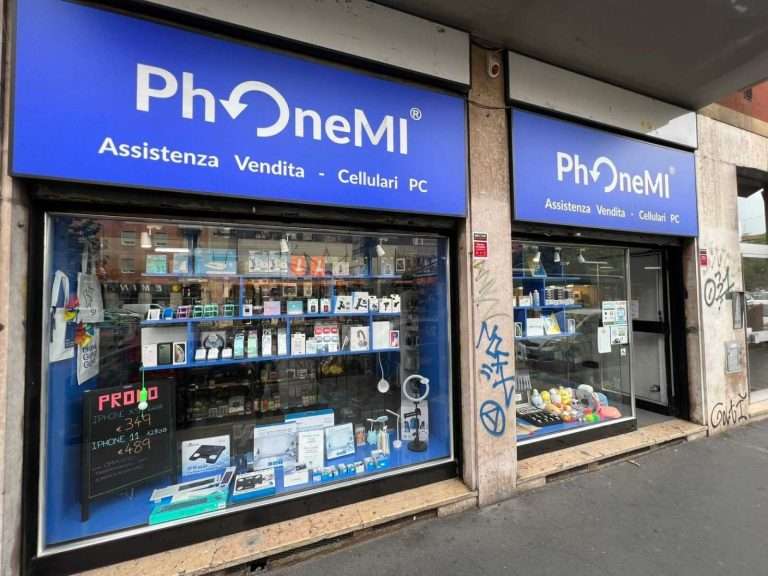 PhoneMI Piazza Napoli &ndash; Viale Carlo Troya, 4, Milano