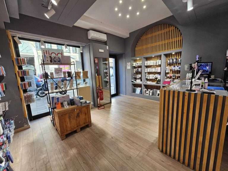 PhoneMI Case &ndash; Corso San Gottardo, 7, Milano
