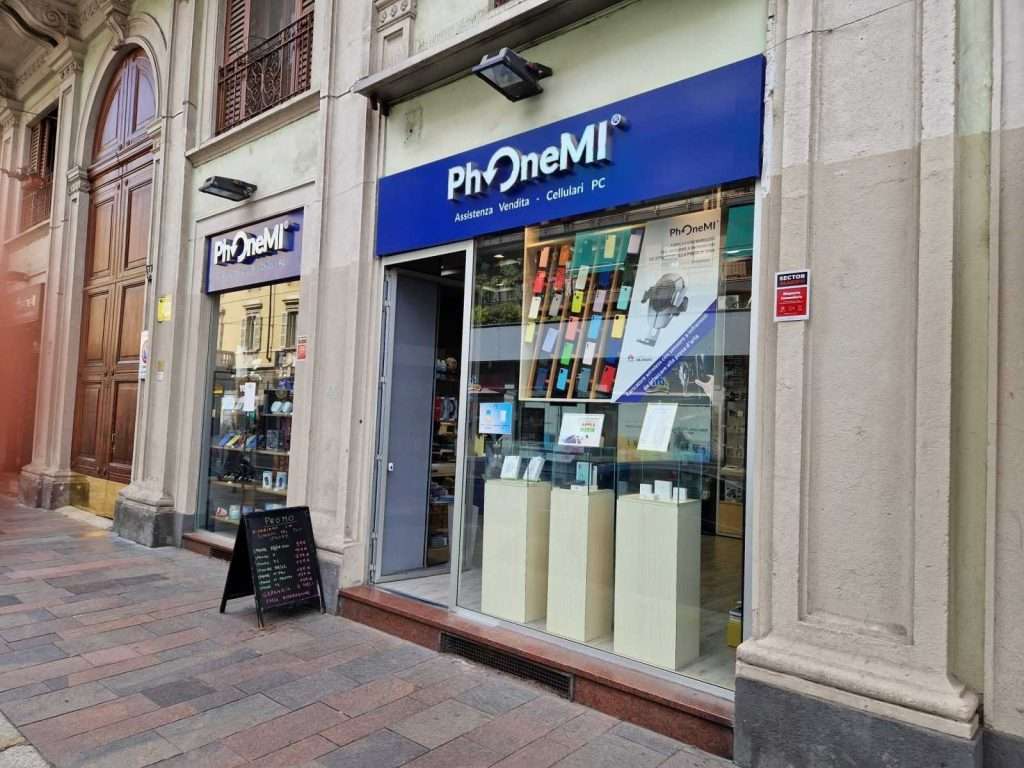 vetrina negozio phonemi san gottardo