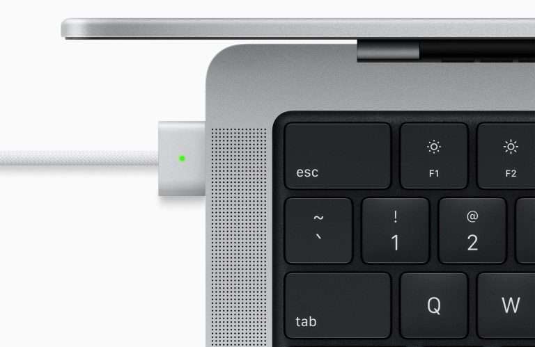Caricabatterie per Notebook MAC e PC: Il Tuo Alleato di Ricarica