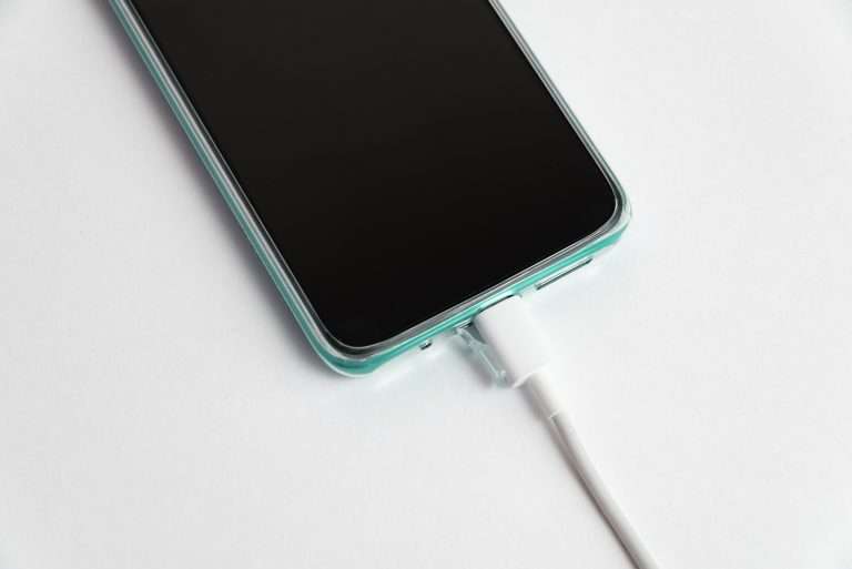 Cavi per Ricaricare il Tuo iPhone: Lightning o Tipo-C