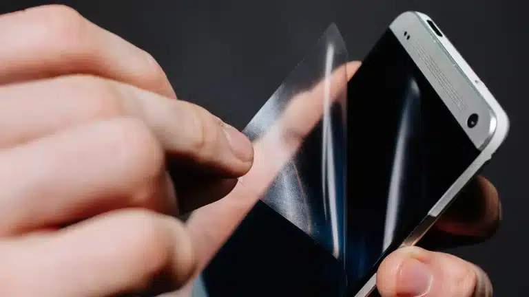La Rivoluzione della Protezione Smartphone: Pellicole Hydrogel 7 La Rivoluzione della Protezione Smartphone: Pellicole Hydrogel