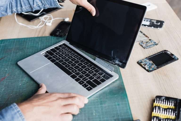 Sostituzione dello schermo dei computer portatili: Una guida completa