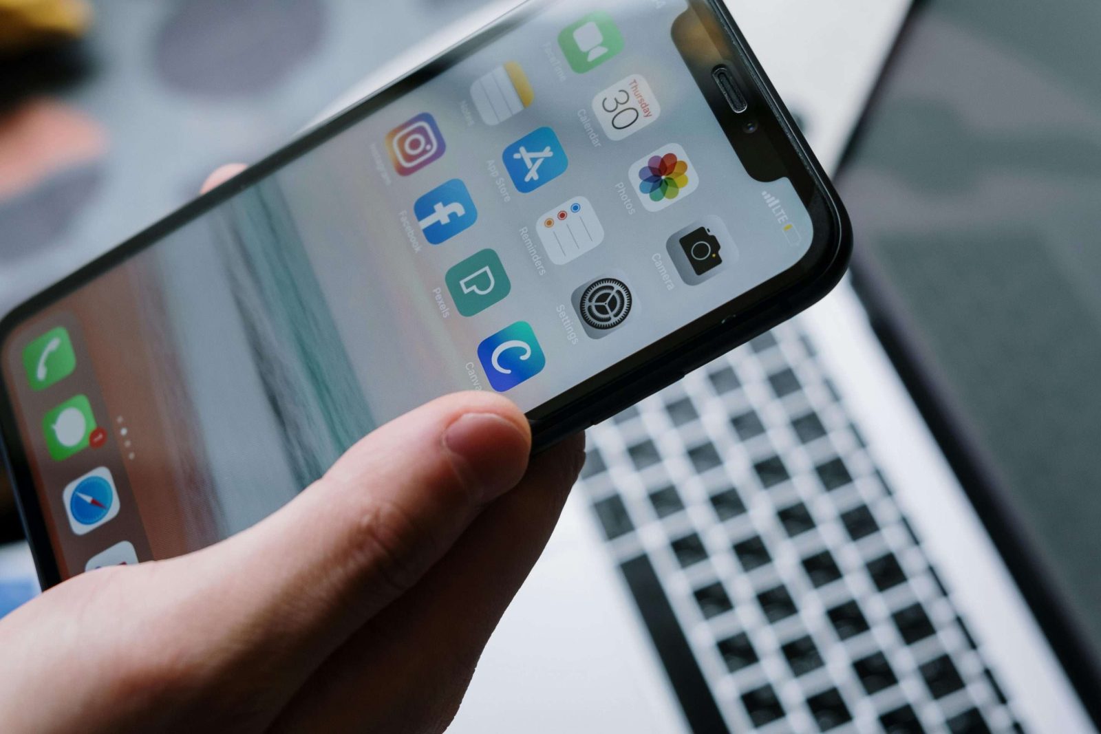 Come Trasformare il Tuo iPhone in uno Strumento di Produttivita Completo scaled