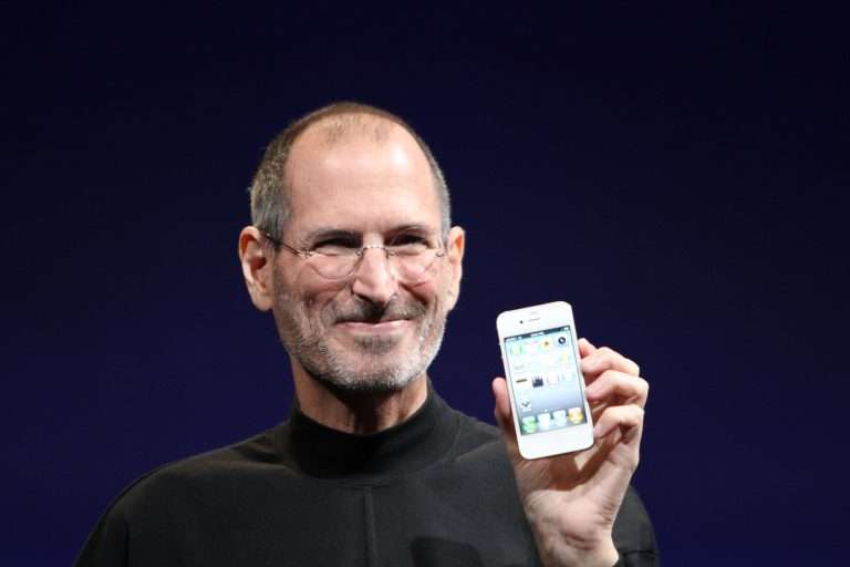 Steve Jobs: La Visione e l’Eredità del Fondatore di Apple a 70 Anni dalla Nascita